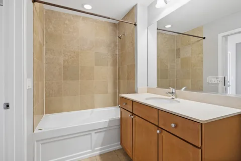 $349,900 | 901 West Madison Street, Unit 601, Chicago, IL 60607