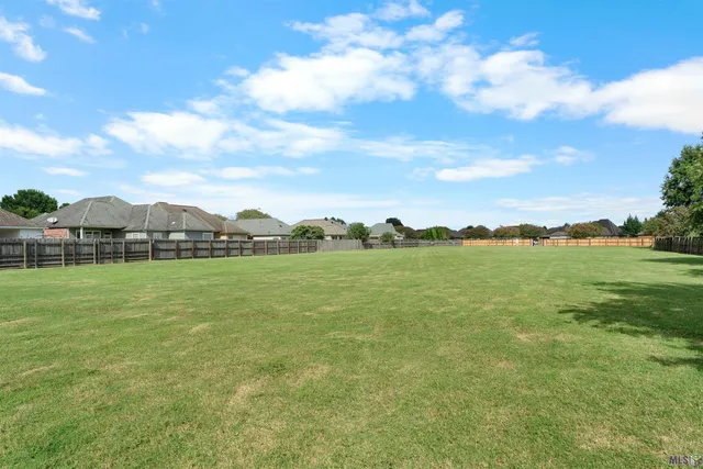 $350,000 | 10341 Springtree Avenue, Baton Rouge, LA 70810