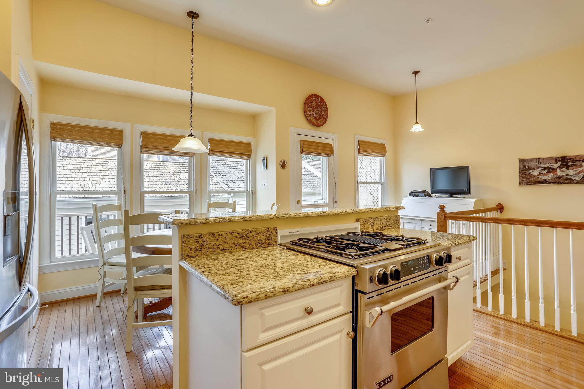 362 Hart Road Gaithersburg, MD 20878 - Photo 11 of 58 Gas Cooking to enjoy