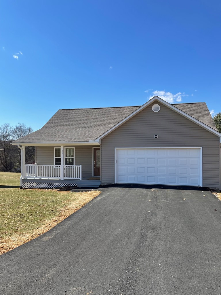 926 Fries Road Galax, VA 24333 - Photo 3 of 27 Gallery Image 3