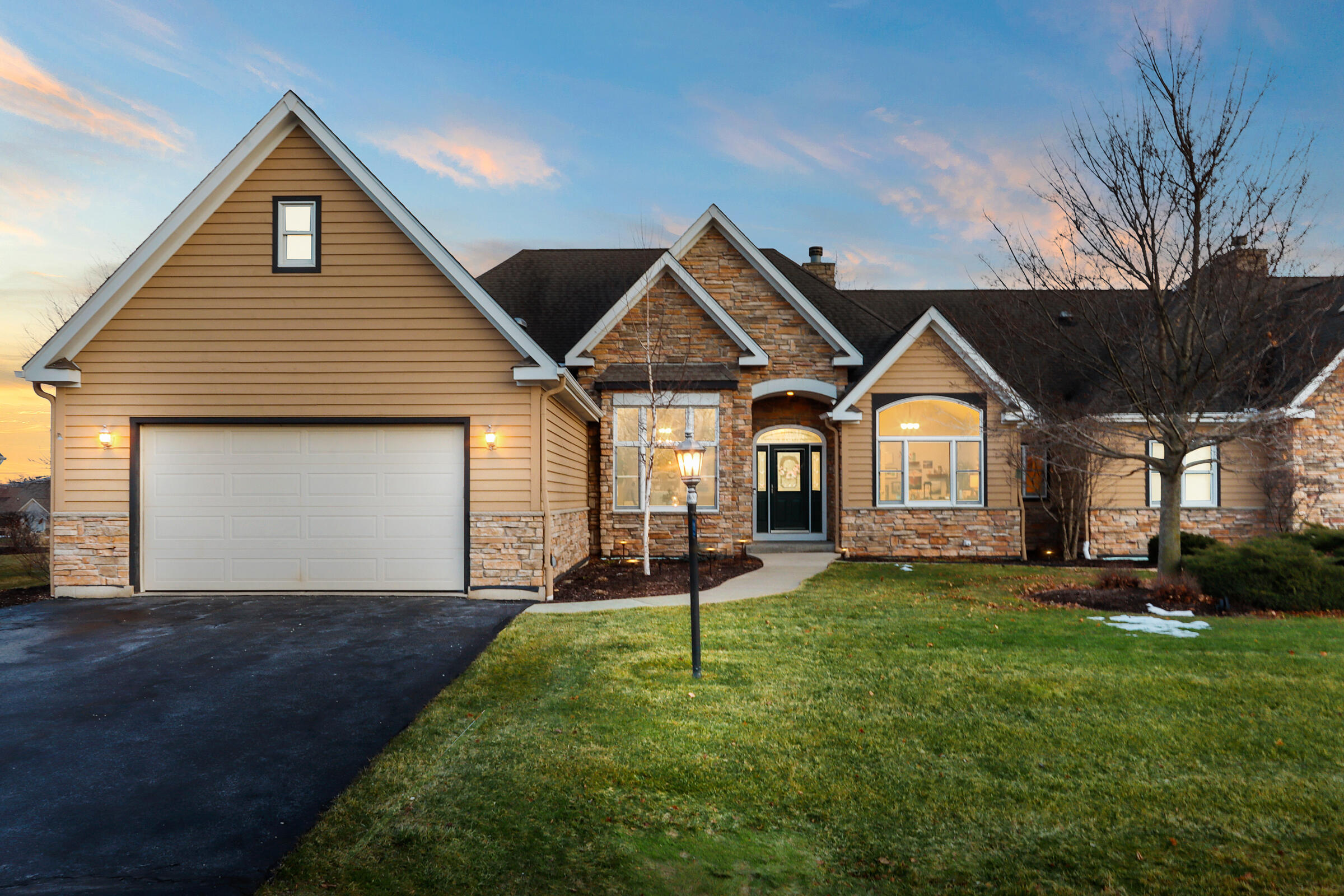 1011 Links Road, Unit 5206, Geneva, WI 53147 Compass