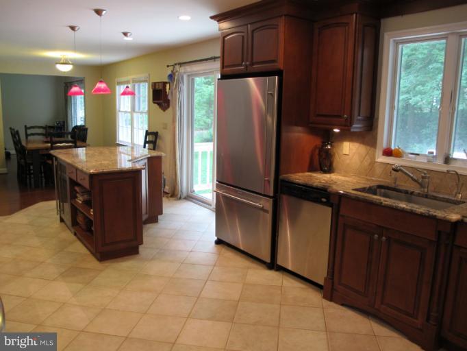 2307 Rosedown Drive Reston, VA 20191 - Photo 15 of 15 Kitchen