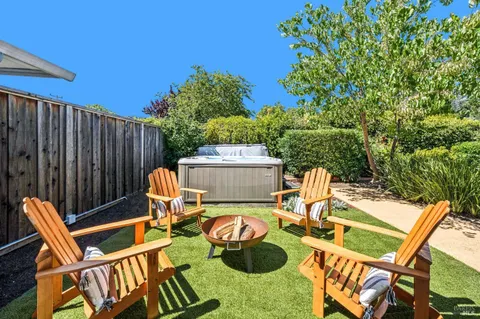 $1,395,000 | 384 Hibiscus Way, San Rafael, CA 94903