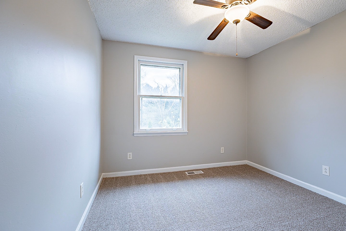 915 Double Springs Road Murfreesboro, TN 37127 - Photo 12 of 26 Gallery Image 12