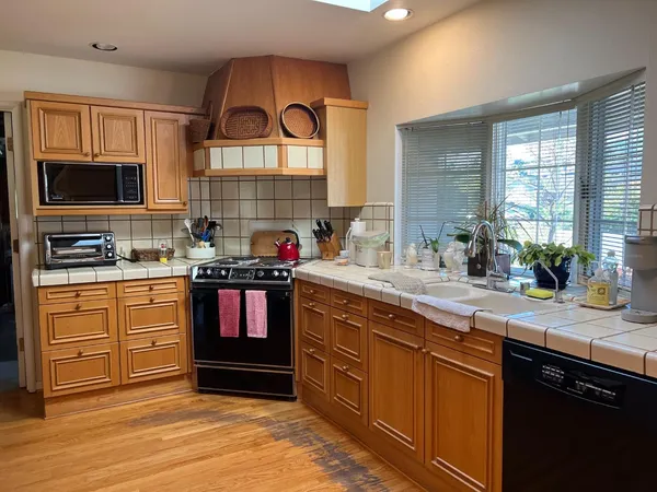 $4,700,000 | 493 Casita Way, Los Altos, CA 94022