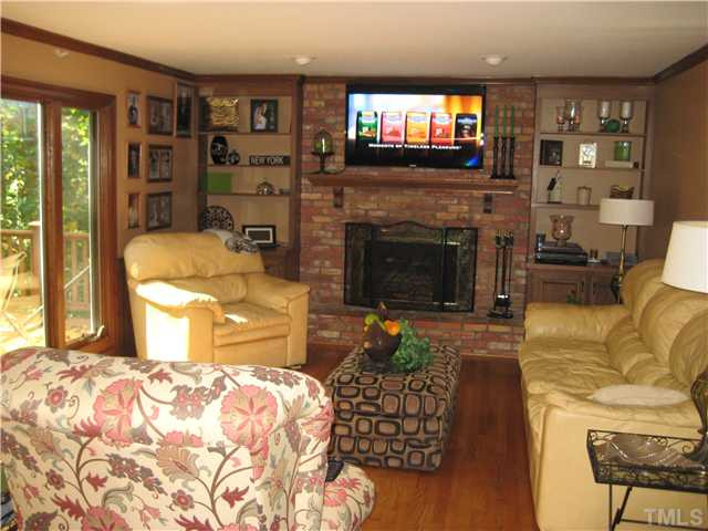 725 Bennington Drive Raleigh, NC 27615 - Photo 5 of 24 Den/Family/Great Room