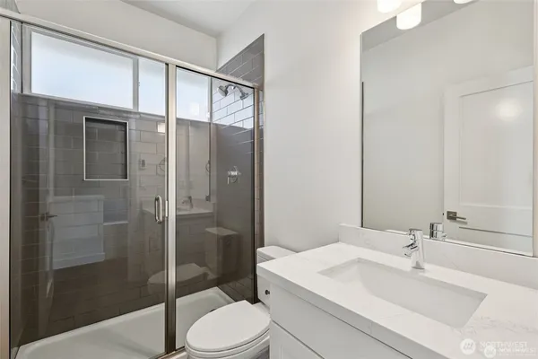 $999,900 | 5255 Brooklyn Avenue Northeast, Seattle, WA 98105