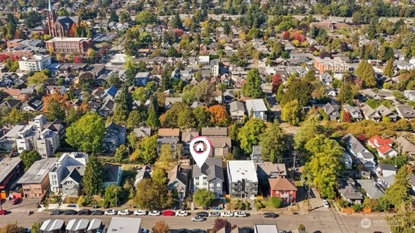 $999,900 | 5255 Brooklyn Avenue Northeast, Seattle, WA 98105