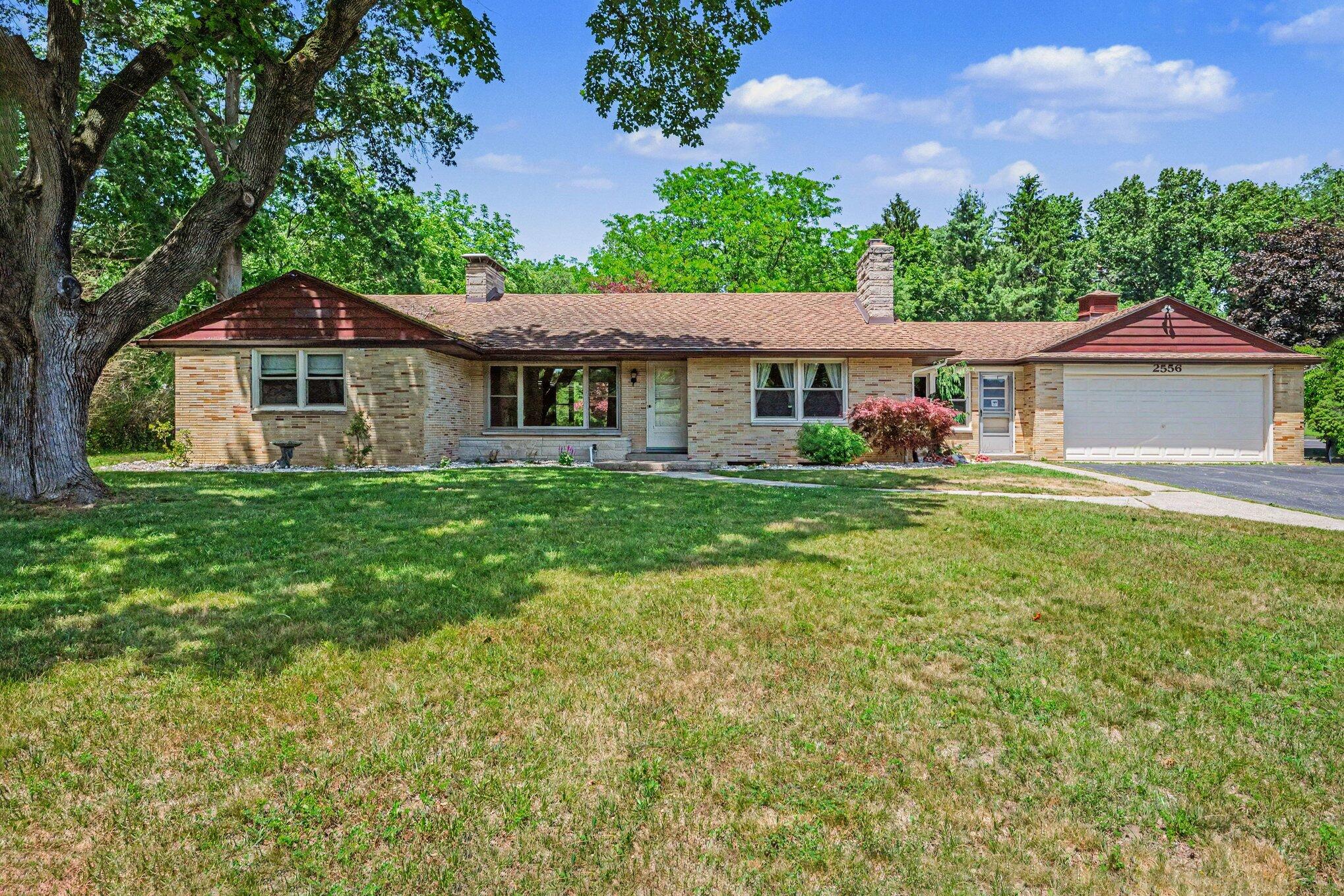 2556 Angling Road Kalamazoo, MI 49008 - Photo 2 of 26 002_file_6923