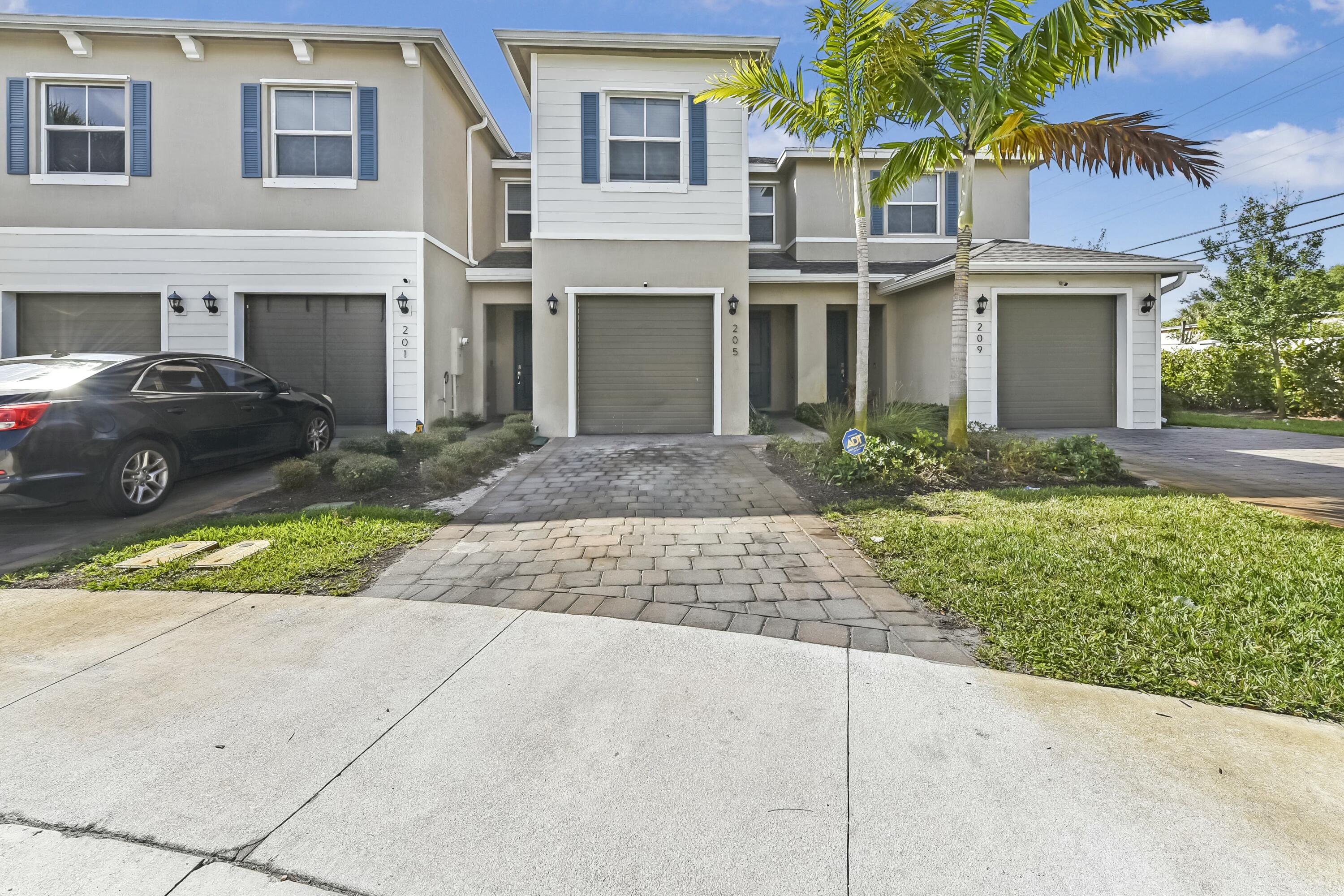205 Bandol Street Riviera Beach, FL 33404 - Photo 3 of 46 tempImagepMqpRB
