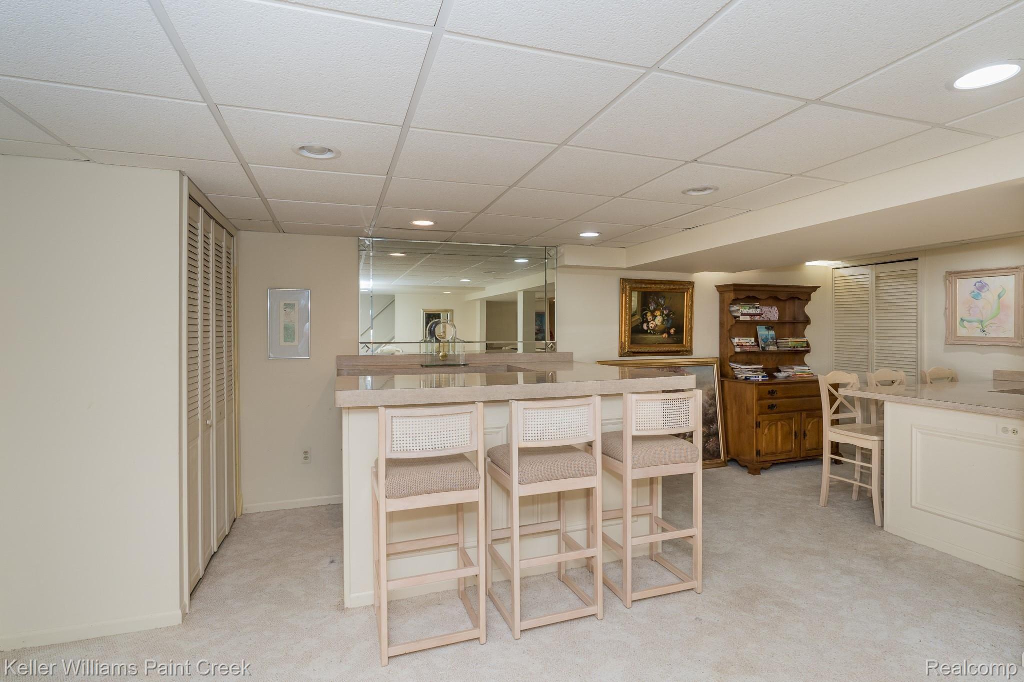 518 Kentucky Drive Rochester, MI 48307 - Photo 25 of 42 Basement - Bar area