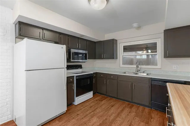 $2,450 | 2078 Loma Linda Way North, Clearwater, FL 33763