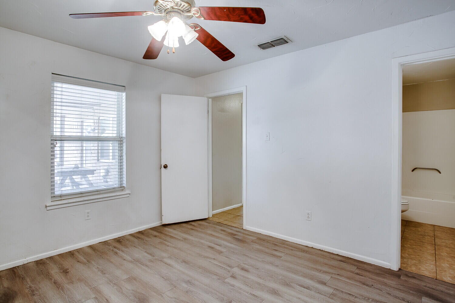 5236 96th Street Lubbock, TX 79424 - Photo 8 of 16 l-107