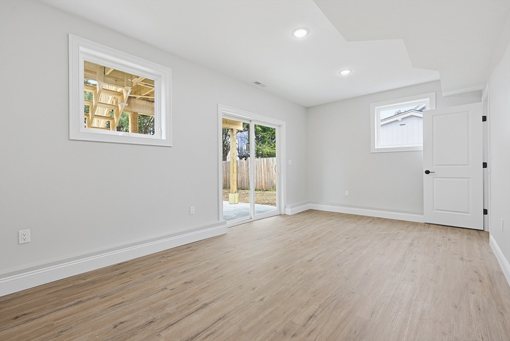 22 Beaumont Road Worcester, MA 01604 - Photo 13 of 42