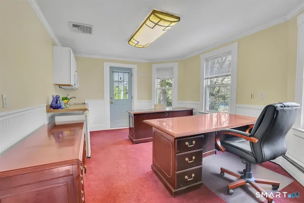 $2,000 | 36 School Street, Glastonbury, CT 06033