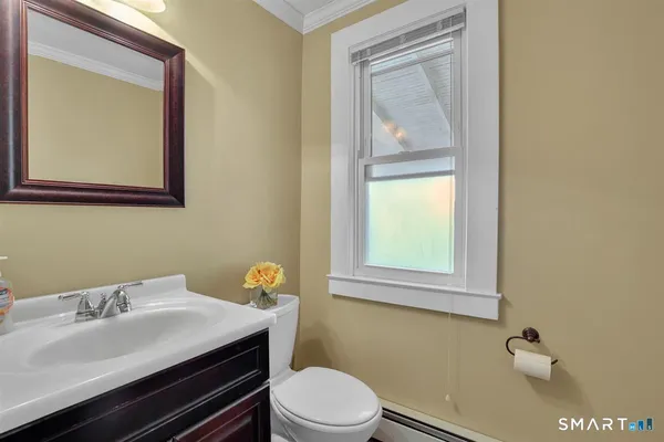 $2,000 | 36 School Street, Glastonbury, CT 06033