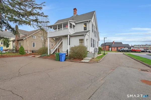 $2,000 | 36 School Street, Glastonbury, CT 06033