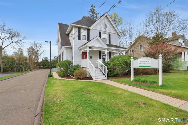 $2,000 | 36 School Street, Glastonbury, CT 06033