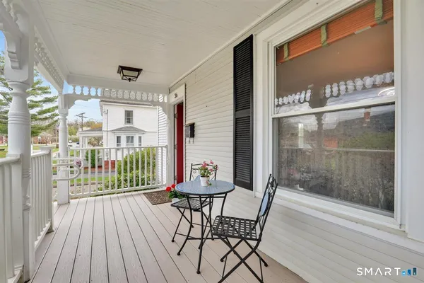 $2,000 | 36 School Street, Glastonbury, CT 06033