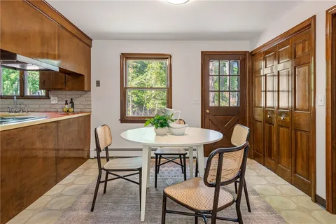 $679,000 | 5 Knapton Street, Barrington, RI 02806