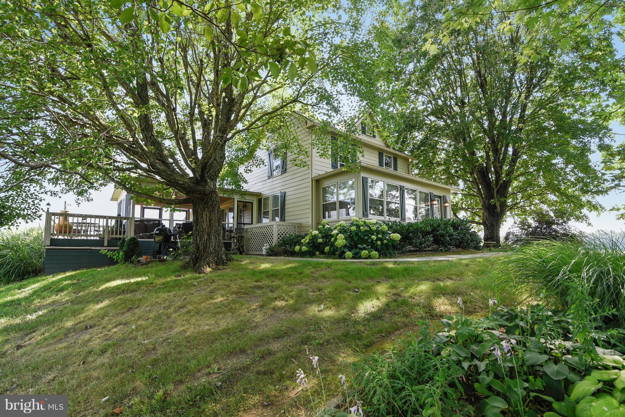 11403 Hume Road Hume, VA 22639 - Photo 17 of 30 Exterior (Front)