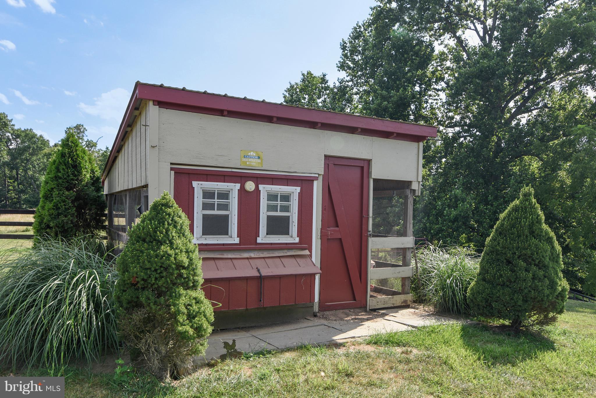 11403 Hume Road Hume, VA 22639 - Photo 21 of 30 Chicken Coop