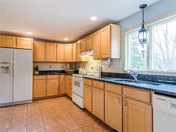 31 Hiram Road Framingham, MA 01701 - Photo 7 of 21 Gallery Image 7