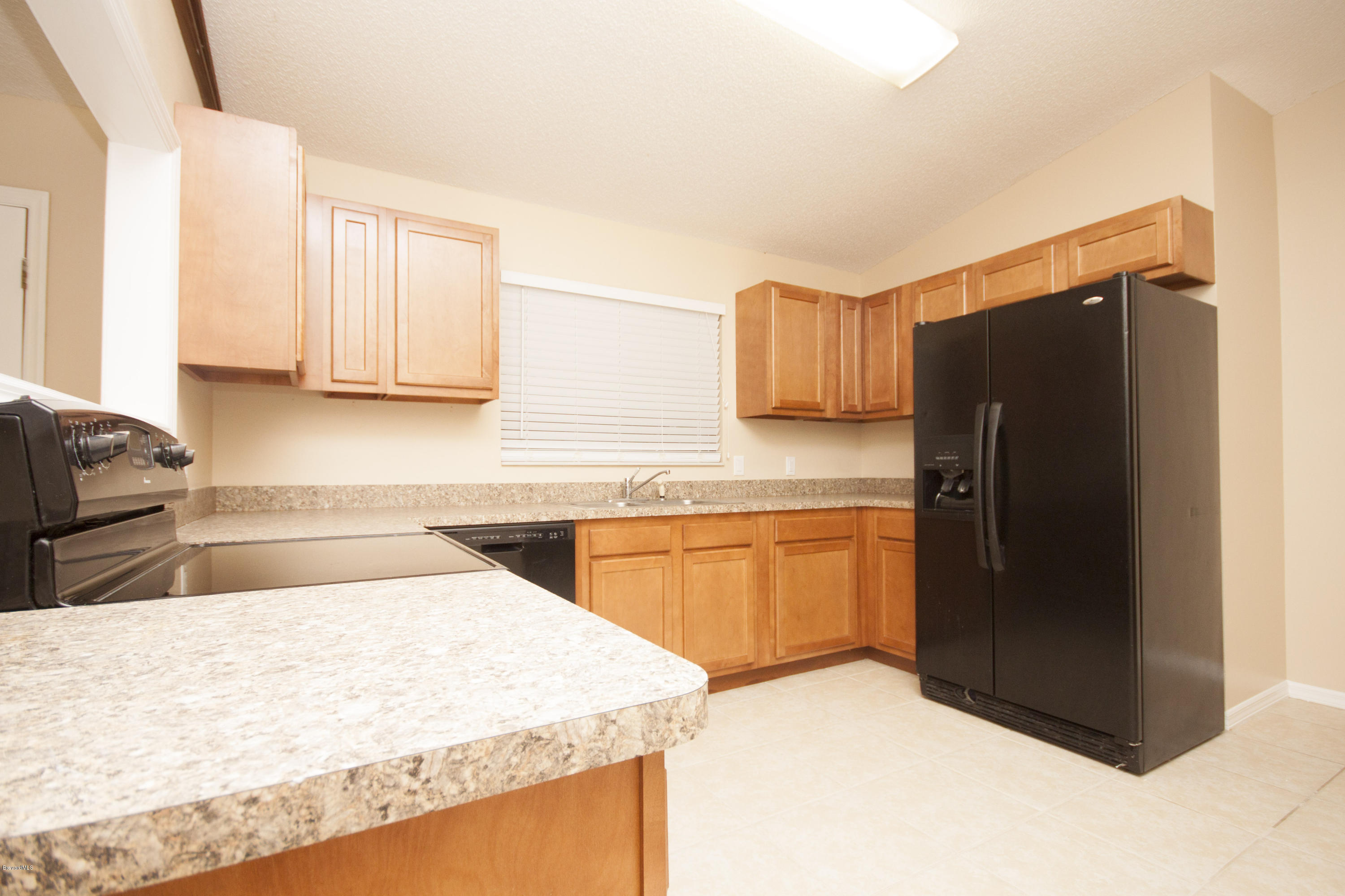 7060 Bryant Road Cocoa, FL 32927 - Photo 5 of 15 Kitchen