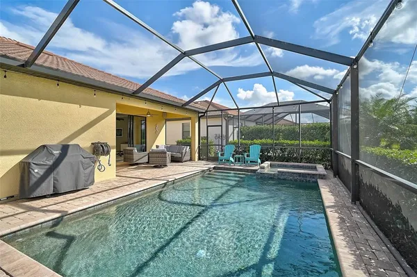 $650,000 | 10124 Marbella Drive, Bradenton, FL 34211