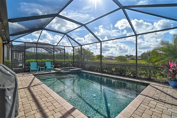 $650,000 | 10124 Marbella Drive, Bradenton, FL 34211