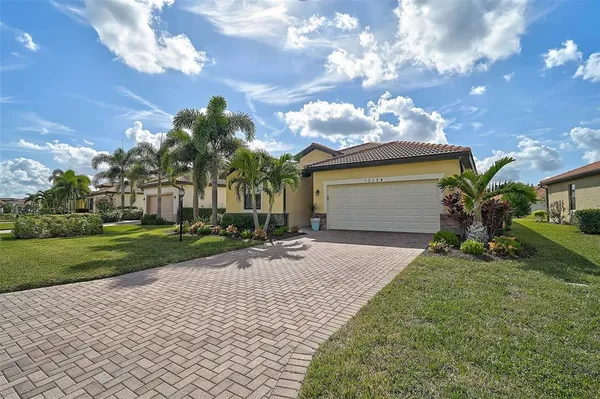 $650,000 | 10124 Marbella Drive, Bradenton, FL 34211