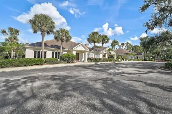 $650,000 | 10124 Marbella Drive, Bradenton, FL 34211