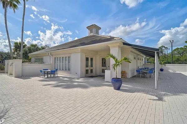 $650,000 | 10124 Marbella Drive, Bradenton, FL 34211