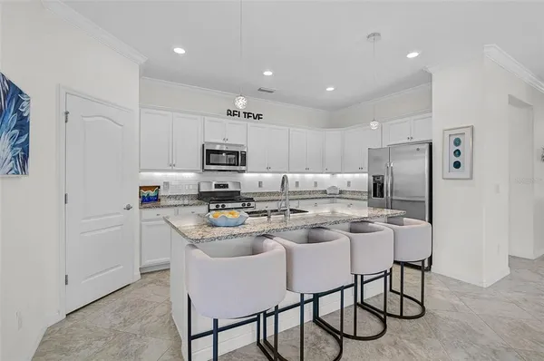 $650,000 | 10124 Marbella Drive, Bradenton, FL 34211