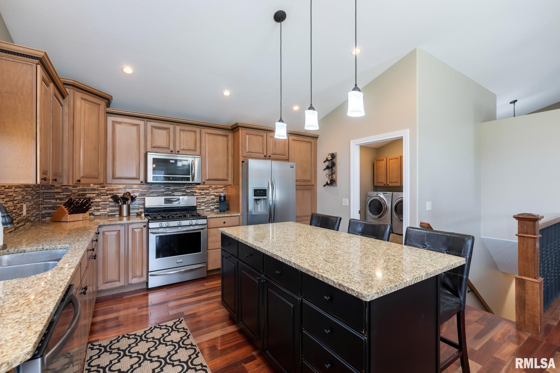 1570 Fox Ridge Road Eldridge, IA 52748 - Photo 10 of 37 Gallery Image 10