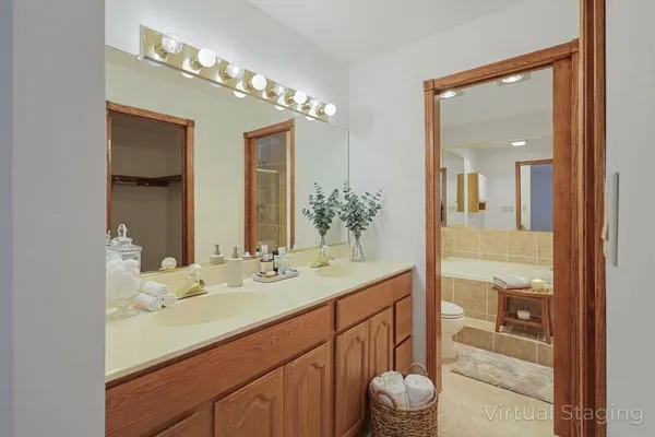 $244,900 | 2027 Ashbury Lane, Unit 2, Schererville, IN 46375