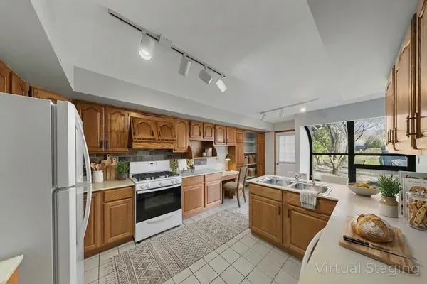 $244,900 | 2027 Ashbury Lane, Unit 2, Schererville, IN 46375