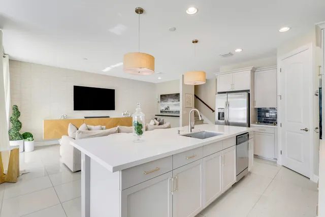 $880,000 | 100 Northwest 69th Circle, Unit 71, Boca Raton, FL 33487