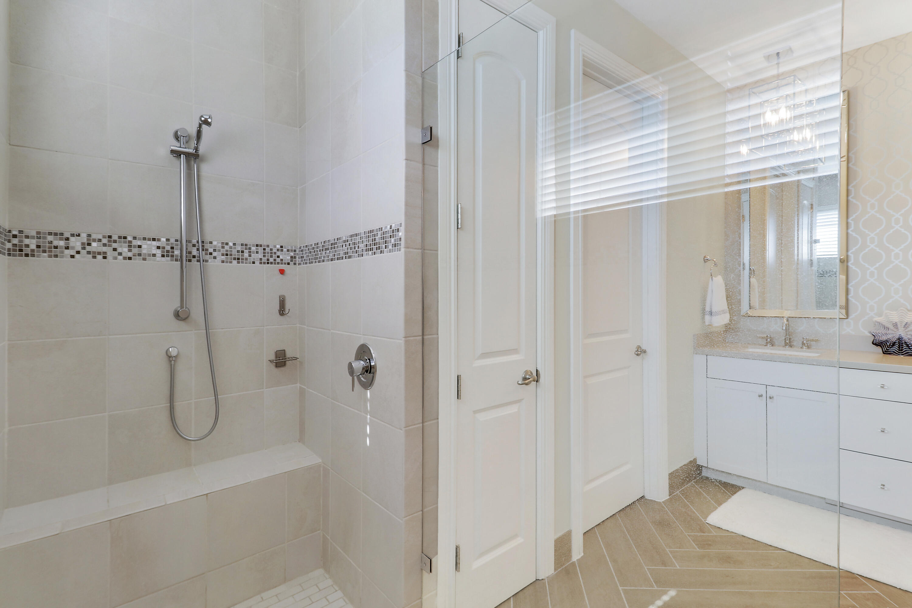 100 Northwest 69th Circle, Unit 71 Boca Raton, FL 33487 - Photo 28 of 56 Primary Bathroom