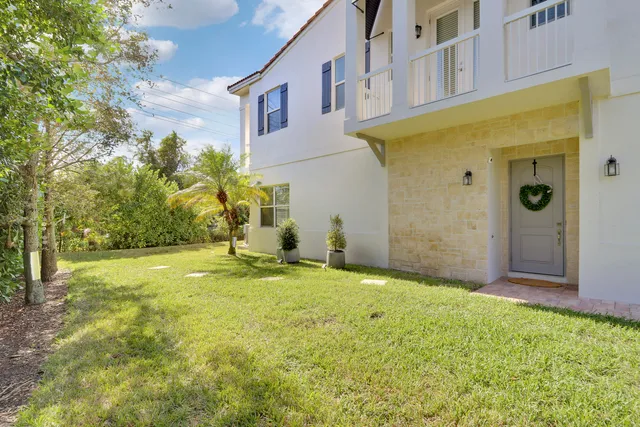 $880,000 | 100 Northwest 69th Circle, Unit 71, Boca Raton, FL 33487