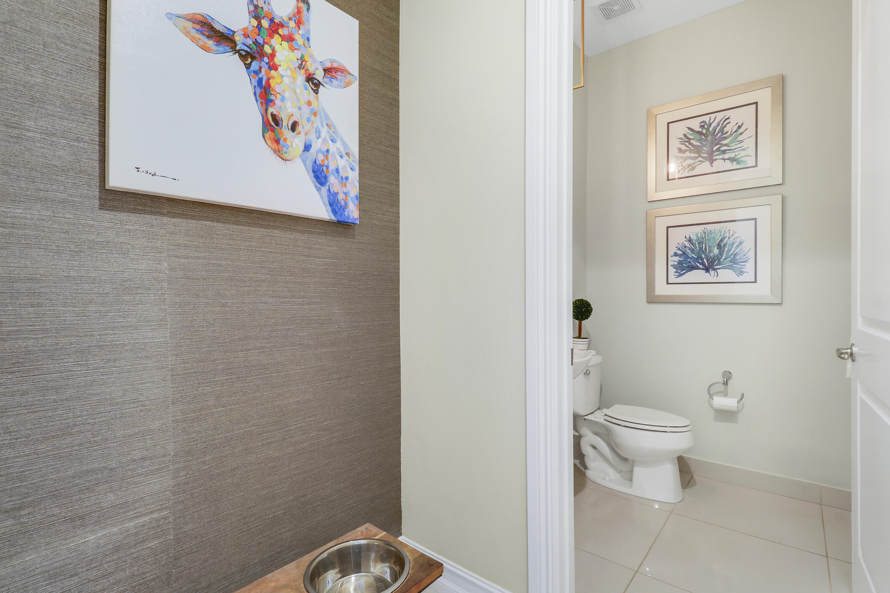 100 Northwest 69th Circle, Unit 71 Boca Raton, FL 33487 - Photo 39 of 56 Powder Room