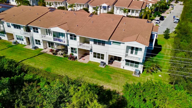 $880,000 | 100 Northwest 69th Circle, Unit 71, Boca Raton, FL 33487