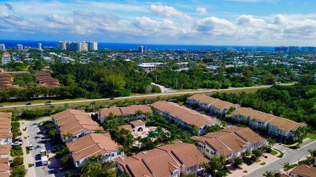 $880,000 | 100 Northwest 69th Circle, Unit 71, Boca Raton, FL 33487