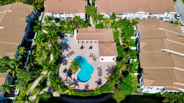 $880,000 | 100 Northwest 69th Circle, Unit 71, Boca Raton, FL 33487
