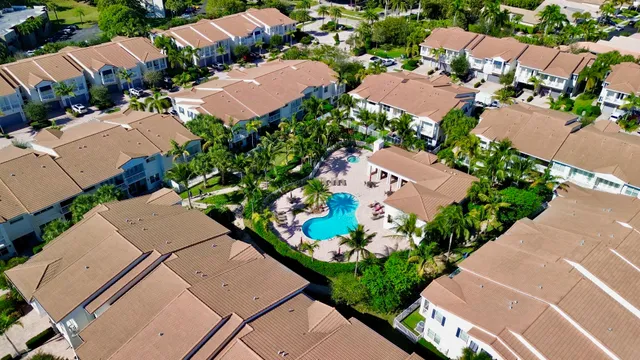 $880,000 | 100 Northwest 69th Circle, Unit 71, Boca Raton, FL 33487