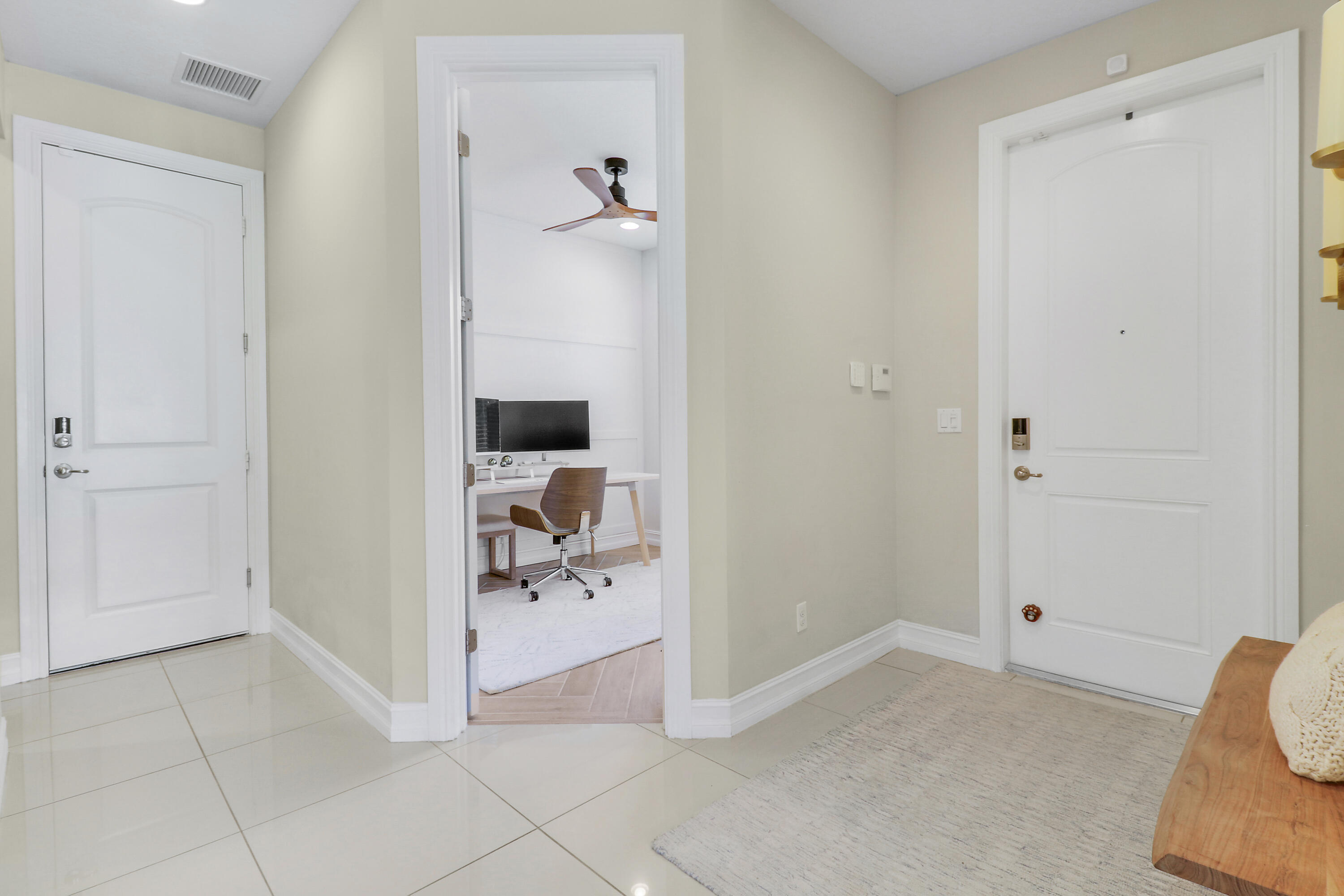 100 Northwest 69th Circle, Unit 71 Boca Raton, FL 33487 - Photo 7 of 56 Foyer