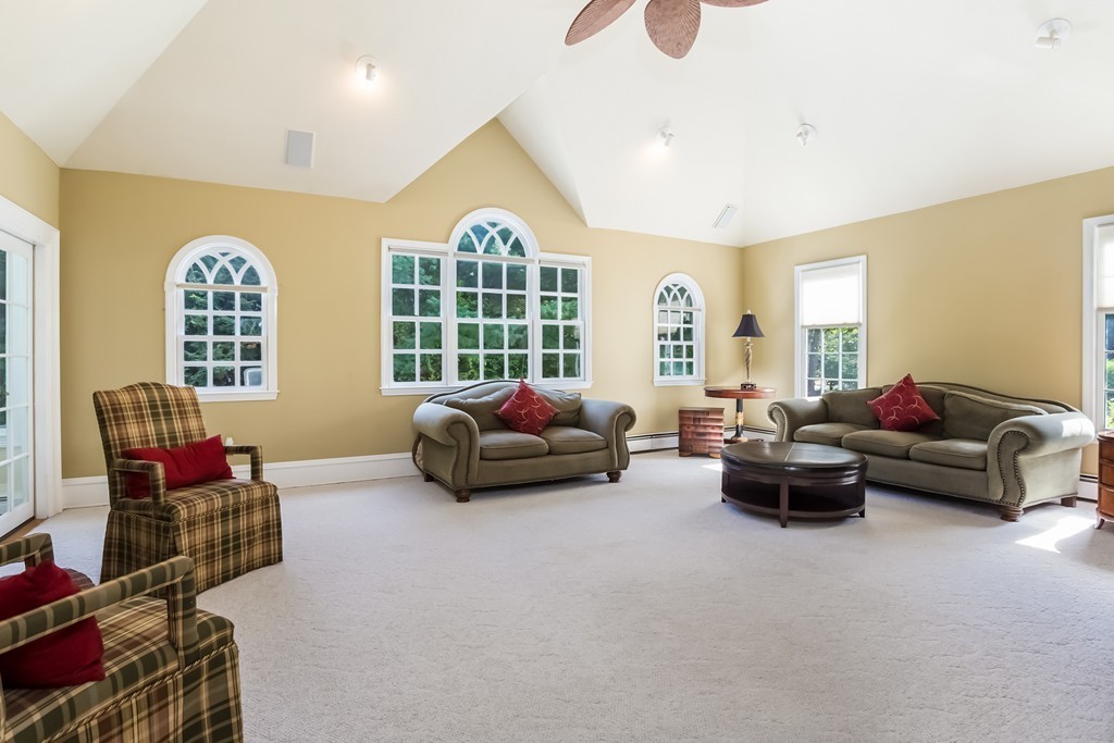 163 York Road Mansfield, MA 02048 - Photo 10 of 30 Gallery Image 10