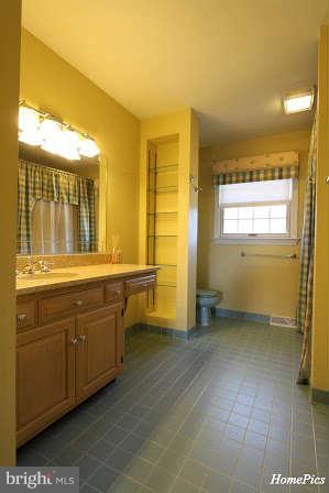20302 Bent Willow Road Rohrersville, MD 21779 - Photo 20 of 30 Upstairs Hallway Bathroom