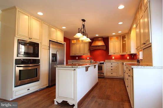 Gourmet Kitchen