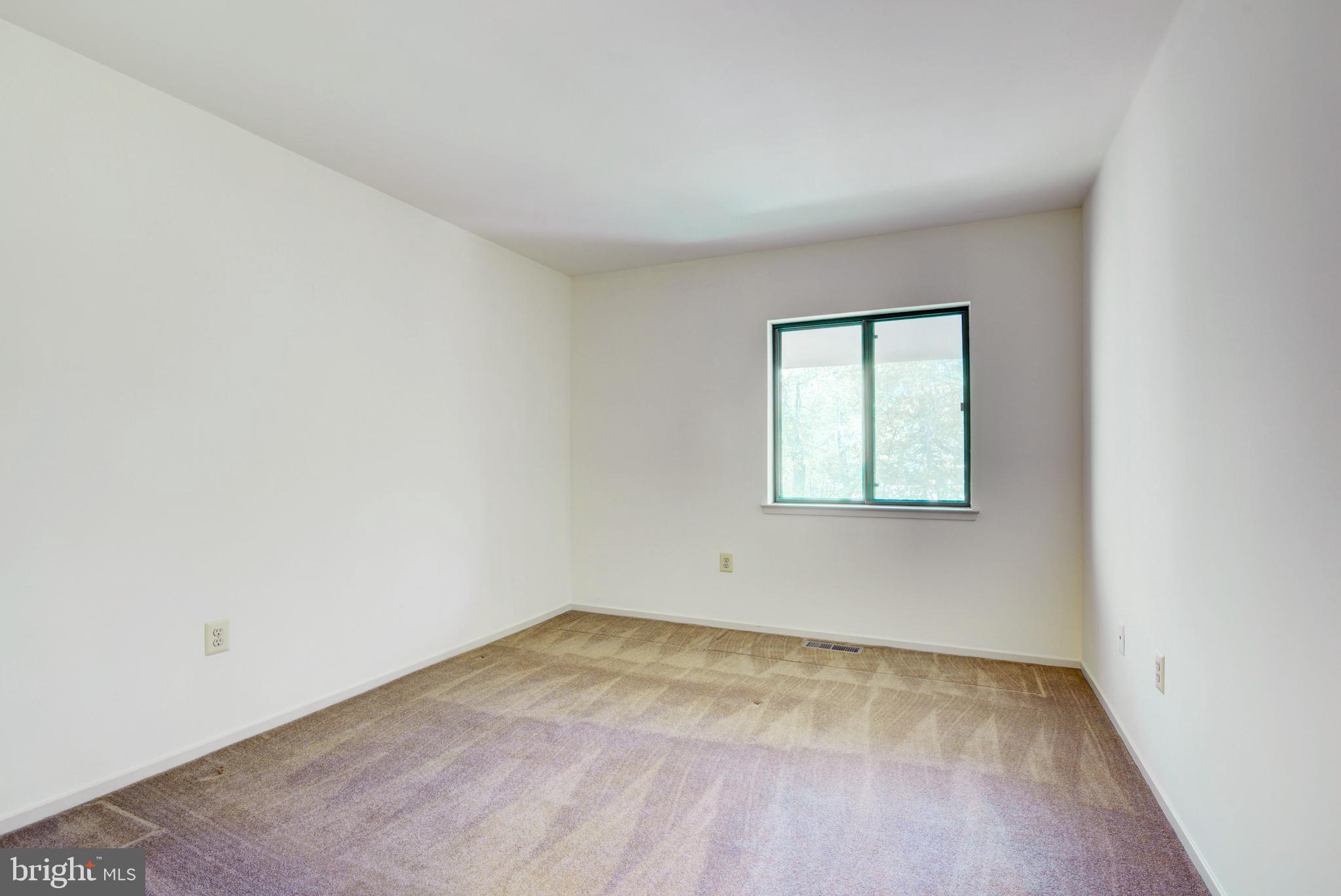 11500 Sunder Court Reston, VA 20190 - Photo 26 of 40 Second Bedroom